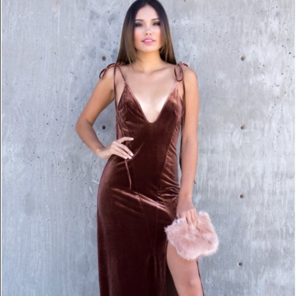 Huxley & Harper NWT Velvet Tie Dress - M